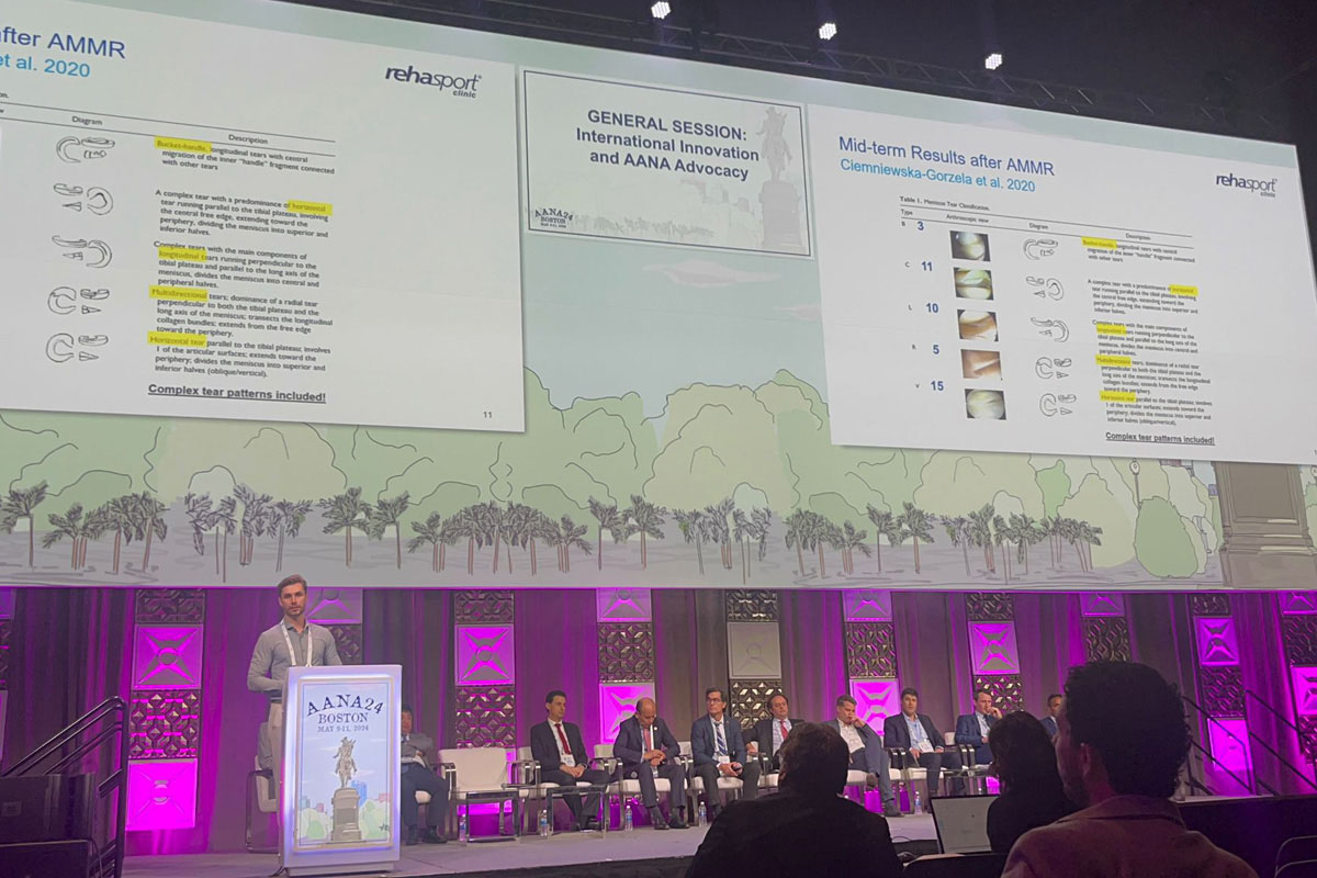 Lek. Filip Jakubowski podczas prezentacji zagadnienia Rehasport