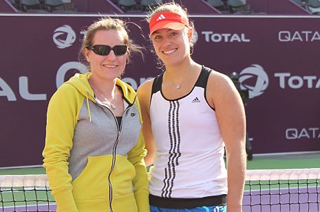Agnieszka Prusińska pomaga Angelique Kerber