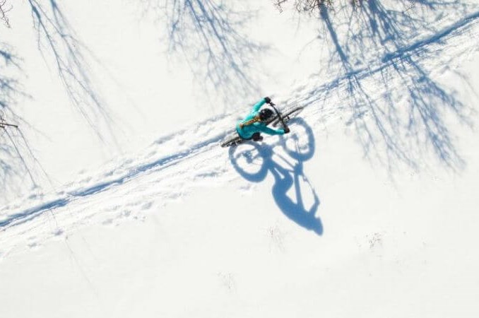 Zimowa jazda rowerem – porady, wskazówki