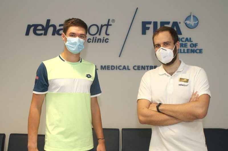 Reprezentant Polski w&nbsp;tenisie Kamil Majchrzak w&nbsp;Rehasport