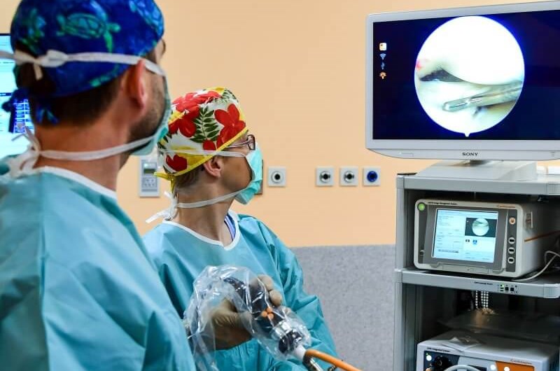 Rekonstrukcja ACL – jak przebiega operacja?