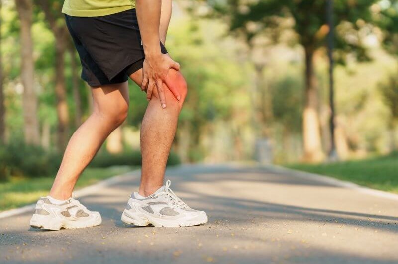 Iliotibial band syndrome - symptoms and treatment of ITBS